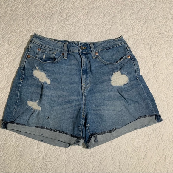Levi’s signature mom denim cut off jean shorts - Picture 2 of 9
